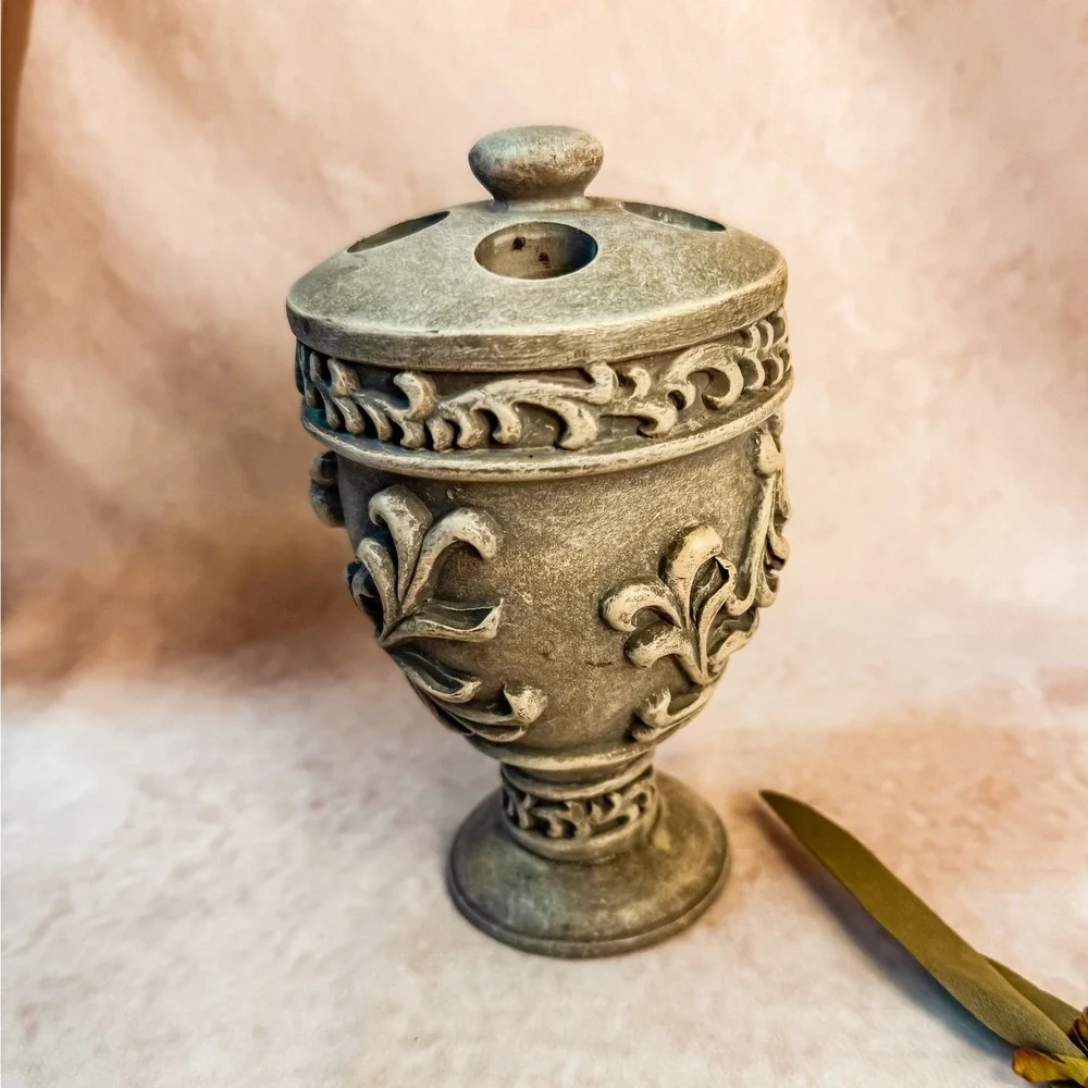 N/A vintage antiqued